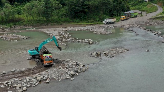 Sudirman Sulaiman Akan Pisahkan Jalur Truk Pengangkut Pasir dengan Kendaraan Umum