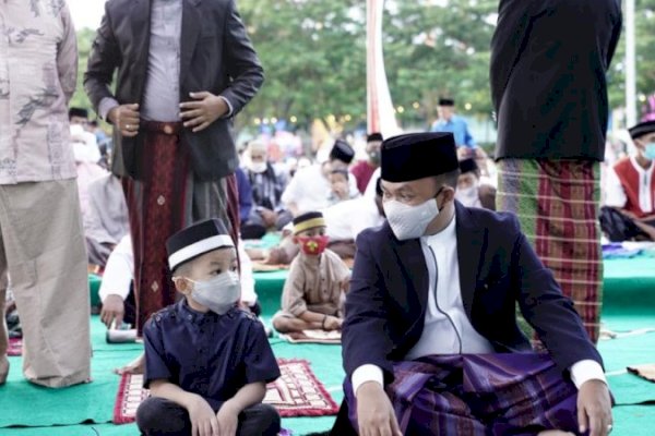 Ini Pesan Bupati Bantaeng Ilham Azikin Saat Salat Id di Lapangan Pantai Seruni