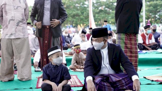 Ini Pesan Bupati Bantaeng Ilham Azikin Saat Salat Id di Lapangan Pantai Seruni