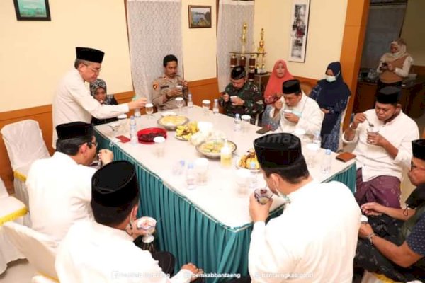 Sekda Bantaeng Safari Ramadan di Masjid Nurul Jamaah Lembang