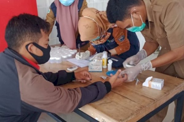Selain Antigen, Ada Tes Urine Narkoba di Pos Penyekatan Bantaeng