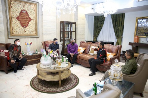 Danny Jamu Makan Malam Gubernur Lemhanas