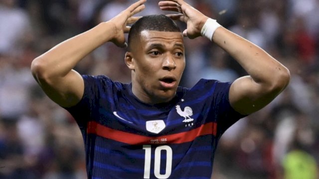 Kylian Mbappe gagal mengeksekusi saat adu penalti. Prancis disingkirkan Swiss di 16 besar Euro 2020.