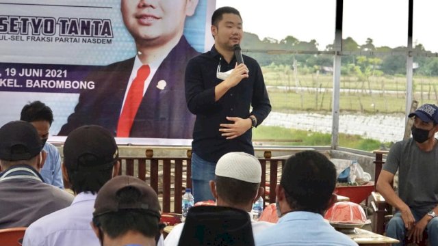 Kundapil, Legislator NasDem Sulsel Andre Tanta Temui Petani Cabai: Harus Kita Support