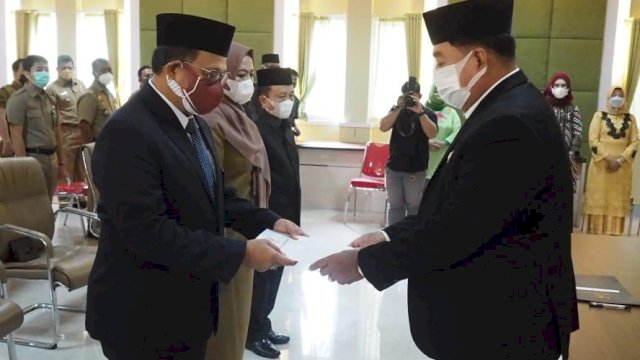Sekertaris Daerah Provinsi Sulsel, Abdul Hayat Gani, saat melakukan pelantikan.