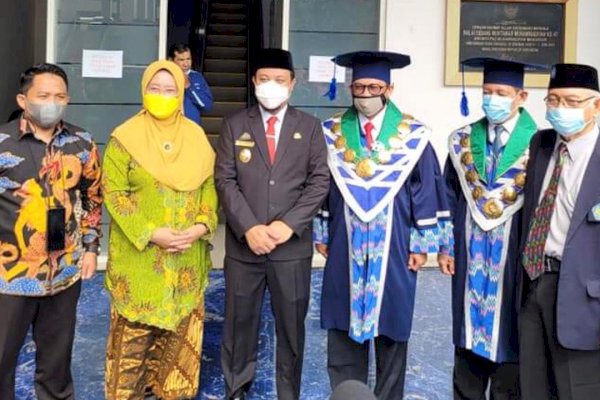 Wisuda ke-73 Unismuh Makassar, Plt Gubernur Sulsel Berbagi Tips Pengalaman Hidup