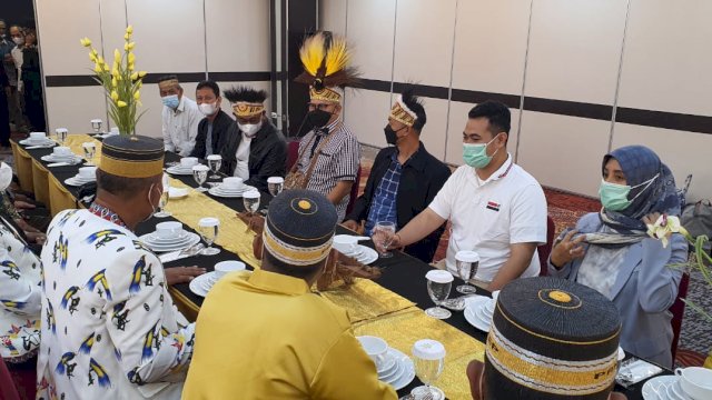 Bupati Pangkep Muhammad Yusran Lalogau(MYL), saat mengunjungi warganya di Mimika.