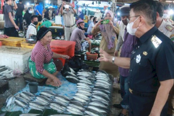 Sidak Pasar Tradisional, Walikota Palopo Tegaskan Protokol Kesehatan dan Stok Pangan