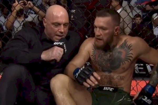 Kalah TKO, Conor McGregor Alami Patah Engkel
