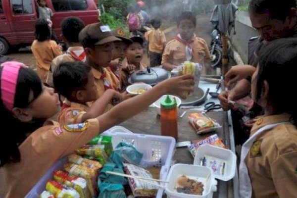 Bahaya! Ratusan Anak di Sulsel Keracunan Makanan, Ini Penyebabnya