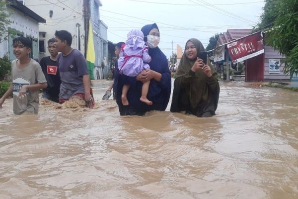 Banjir Kepung Dua Desa di Luwu Sulsel, Rendam Rumah, Fasilitas Umum dan Nyaris Menewaskan Seorang Pengendara