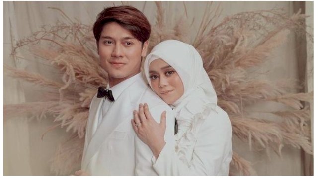 Foto pertunangan Rizky Billar dan Lesti Kejora. (Instagram)