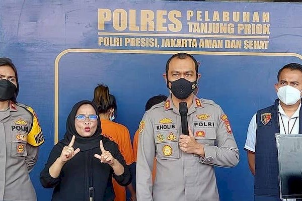 Pasutri Penjual Kartu Vaksin Palsu Dibekuk Polisi