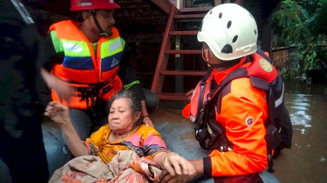 Basarnas Sulsel Siaga di Tiga Kabupaten Terdampak Bencana Banjir