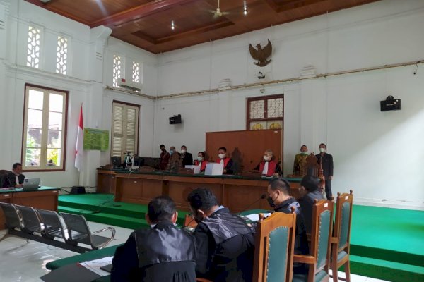 Penyuap Nurdin Abdullah Menangis Bacakan Pledoi, Anggap Tuntutan 2 Tahun Penjara Memberatkan