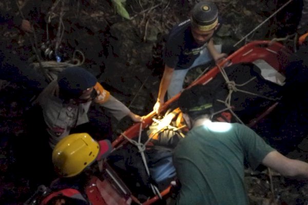 Mogok, Truk Bermuatan Pakan Ternak di Bone Sulsel Terjun ke Jurang, Sopir Tewas-Kernet Selamat