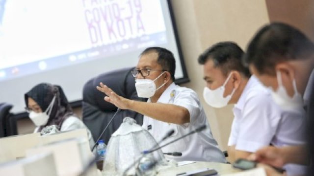 Rapat Koordinasi Makassar Recover, Danny Pertegas Kesehatan Warga dan Pastikan Cadangan Keperluan Medis