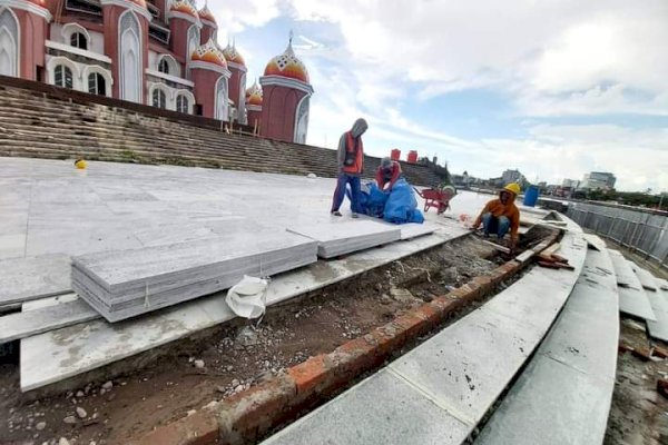 Peduli Sarana Ibadah, Plt Gubernur Sulsel Lanjutkan Tahap Pembangunan Masjid 99 Kubah