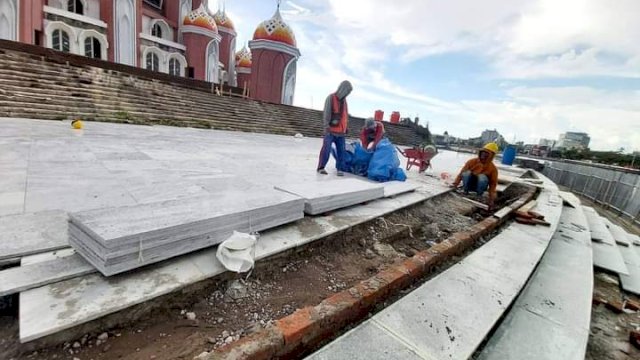 Peduli Sarana Ibadah, Plt Gubernur Sulsel Lanjutkan Tahap Pembangunan Masjid 99 Kubah