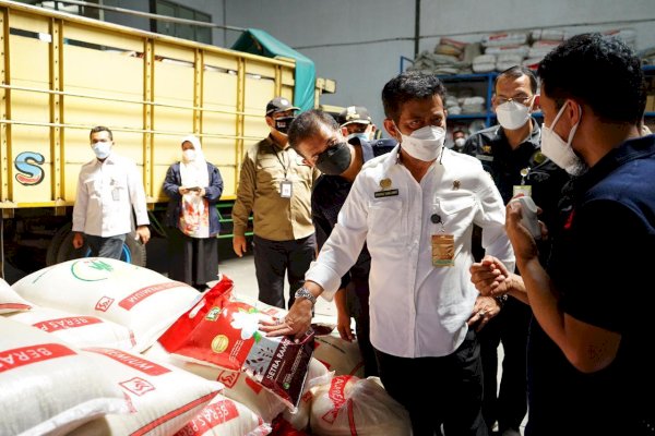 Mentan Kunjungi Penggilingan Padi di Cibitung Bekasi, Jabar