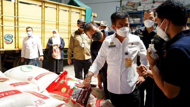 Mentan Kunjungi Penggilingan Padi di Cibitung Bekasi, Jabar
