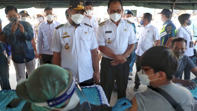 Wali Kota Danny Dukung Pelabuhan di Makassar Wajib Vaksin