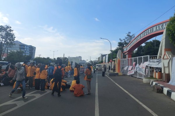 Ratusan Mahasiswa UNM Makassar Demo Kampusnya Sendiri, Tuntut Transparansi Anggaran dan Minta Keringanan Pembayaran