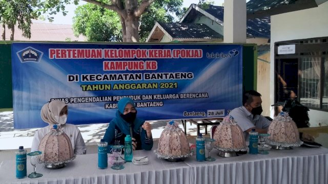 Kunjungi Kampung KB, Ketua TP PKK Bantaeng Ajak Cegah Stunting 