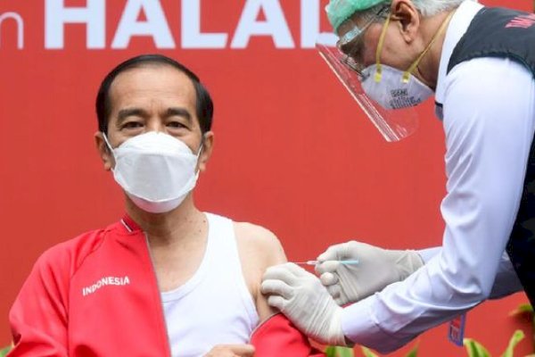 Jokowi Batalkan Vaksinasi Berbayar