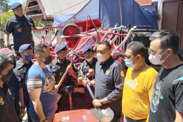 Datang Lagi, Giliran Garda Pemuda NasDem Sulsel Bawa Belasan Gerobak dan Sekop untuk Korban Kebakaran di Makassar