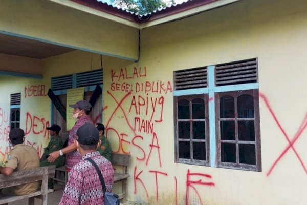 Honor Tidak Dibayar Kades, Sejumlah Perangkat Desa Segel Kantor