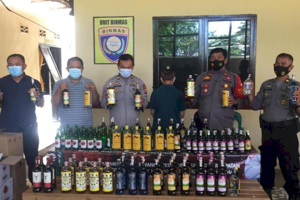 Polisi Ungkap Penjual Miras Berkedok Warung Kelontong di Makassar