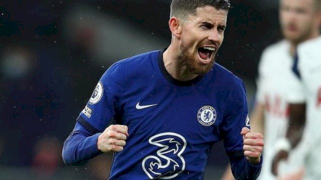 Jadi Pemain Terbaik Eropa, Selangkah Lagi Jorginho Rebut Ballon d&#8217;Or dari Tangan Messi