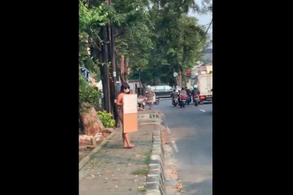 Dinar Candy Buktikan Ancaman Turun ke Jalan Pakai Bikini, Akhirnya Ditangkap Polisi