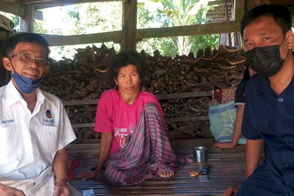 Tak Tersentuh Bantuan, Warga Pinrang 10 Tahun Sakit Gondok Sampai ke Telinga RMS, Langsung Dapat Bantuan NasDem