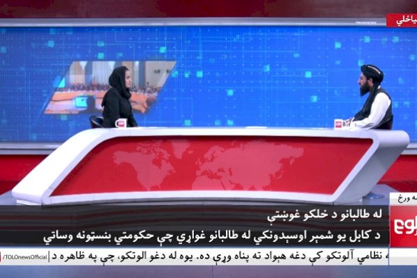 Pertama Kalinya Petinggi Taliban Diwawancarai Presenter Perempuan, Tapi Setelah Itu Tiba-tiba Tinggalkan Afghanistan