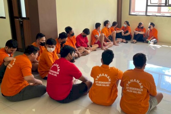 Resmob Polda Sulsel Ringkus 16 Muda-mudi Sedang Asyik Main Judi di Hotel