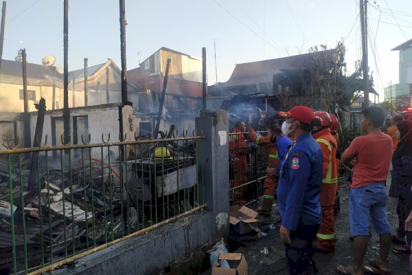 4 Rumah Warga di Makassar Hangus Terbakar