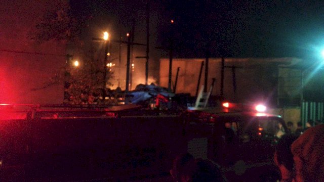 Rumah Kost  yang di Makassar, hangus terbakar. Diduga Karena ledakan Gas.
