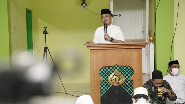 Boyong Jajarannya, Ilham Azikin saat Sambut 1 Muharram di Pondok Pesantren.