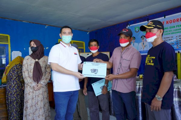 Penyerahan Bantuan Traktor, Bupati Pangkep MYL: Manfaatkan dan Rawat dengan Baik