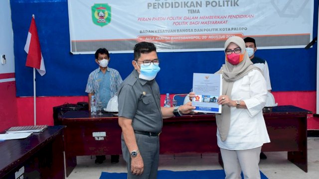 Wali Kota Judas Sosialisasi Pendidikan Politik