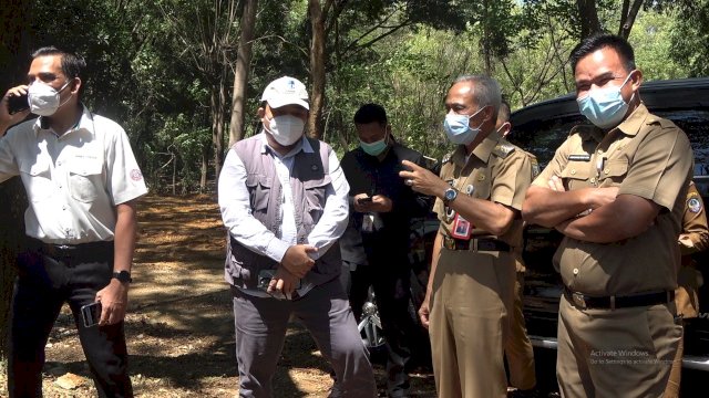 Wakil bupati Pangkep Syahban Sammana, bersama tim Assesor UNESCO dan OPD terkait meninjau sejumlah geosite, goepark Maros-Pangkep, Senin(23/8/21).