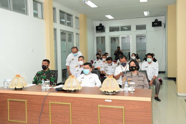 Wali Kota Palopo Judas Bersama Jajaranya Ikut Rakornas Pengendalian Inflasi Tahun 2021 Bersama Presiden Jokowi