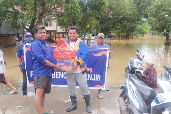 Tak Tinggal Diam, Bantuan NasDem Soppeng Terus Mengalir kepada Korban Banjir di Lilirilau