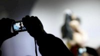 Rekam dan Sebar Video Teman yang lagi Asik Mesum saat Belajar Daring, Seorang Siswi Ditangkap Polisi