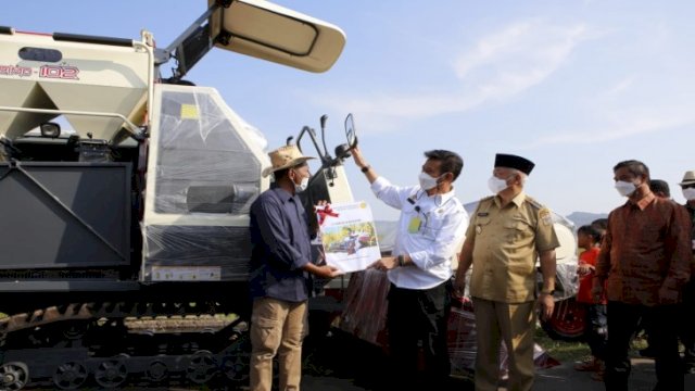 Bantuan Handtraktor dari Presiden Sudah Diterima Petani Kabupaten Malang
