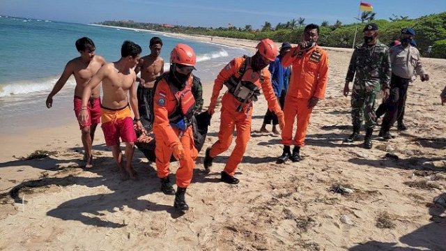 Terseret Ombak, Seorang Pemancing Ditemukan Tewas di Pantai