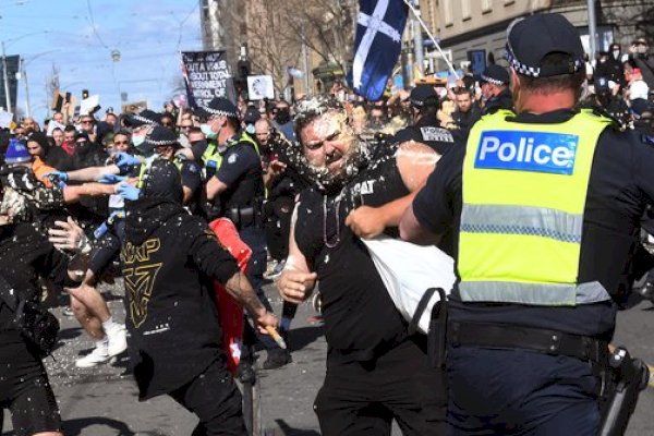 Ricuh Protes Lockdown, Ribuan Warga dan Polisi Bentrok di Australia   