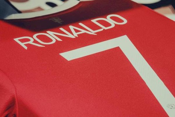 WOOW! Penjualan Jersey Cristiano Ronaldo Kalahkan Messi